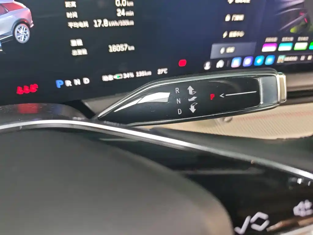 Cadillac IQ — миниатюра 14