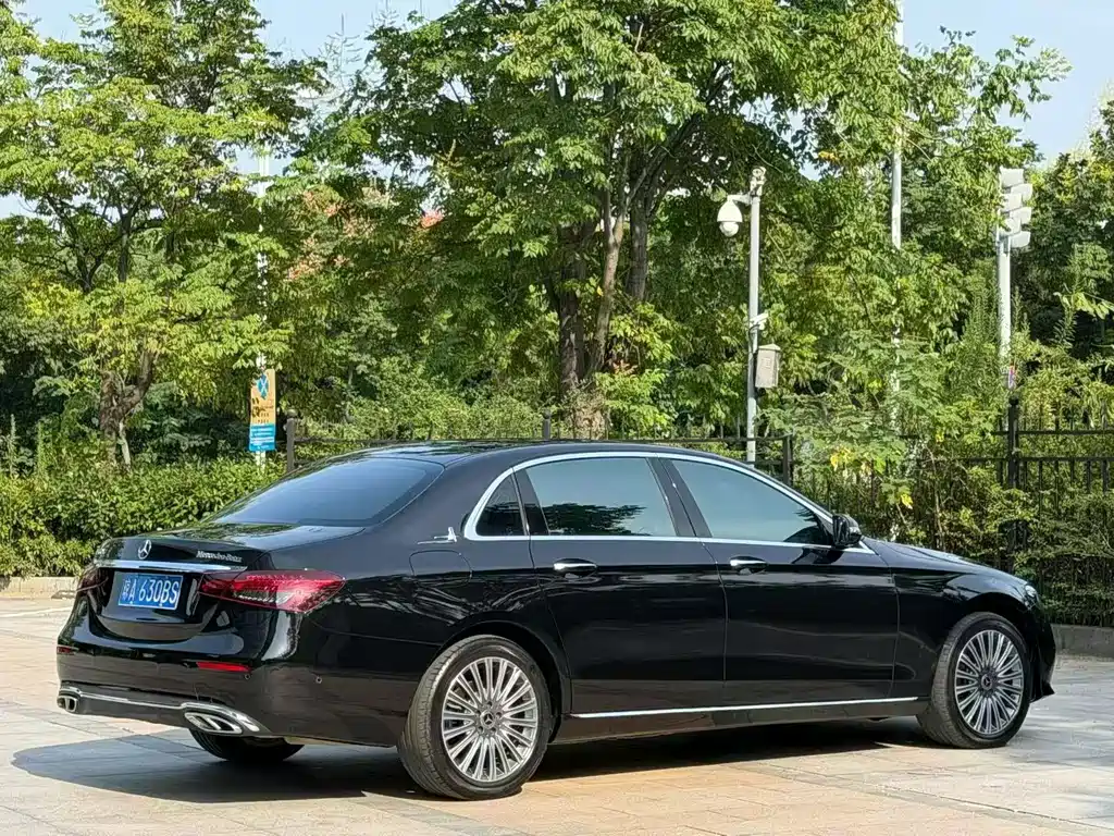 Mercedes-Benz E-Class — миниатюра 5