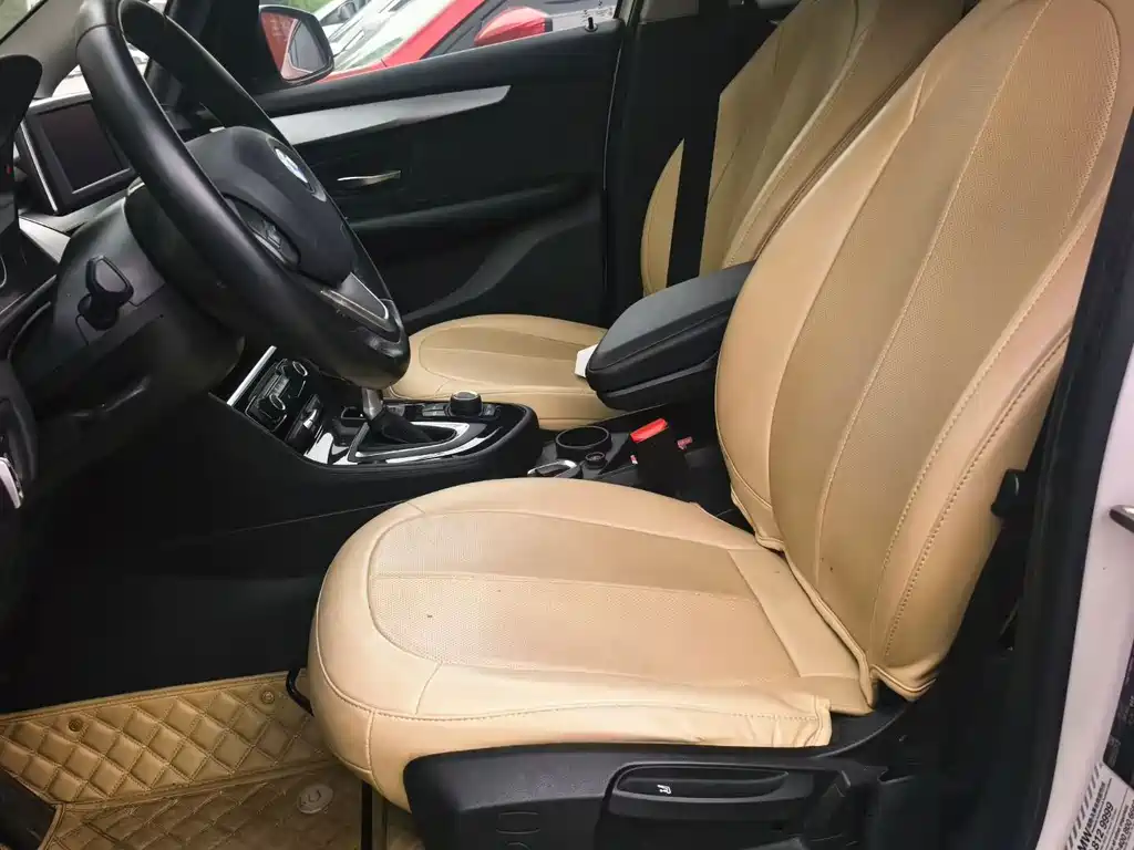 BMW 2 Series Active Tourer — миниатюра 7