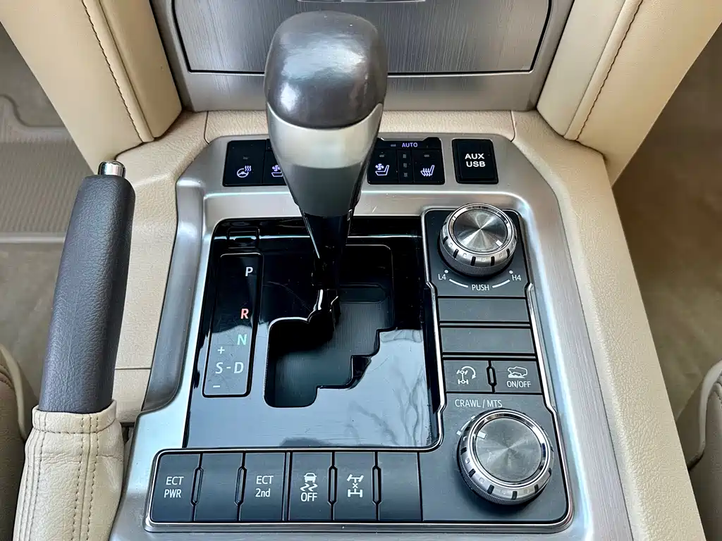 Toyota Land Cruiser 2016 5.7L AT