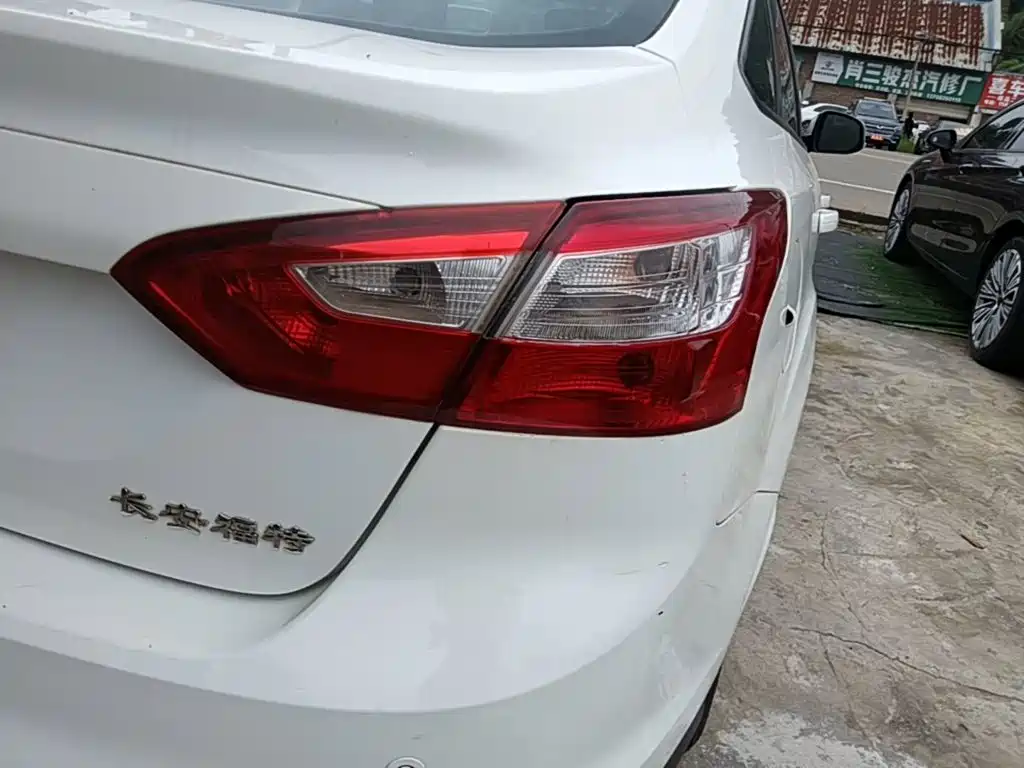 Ford Focus — миниатюра 8