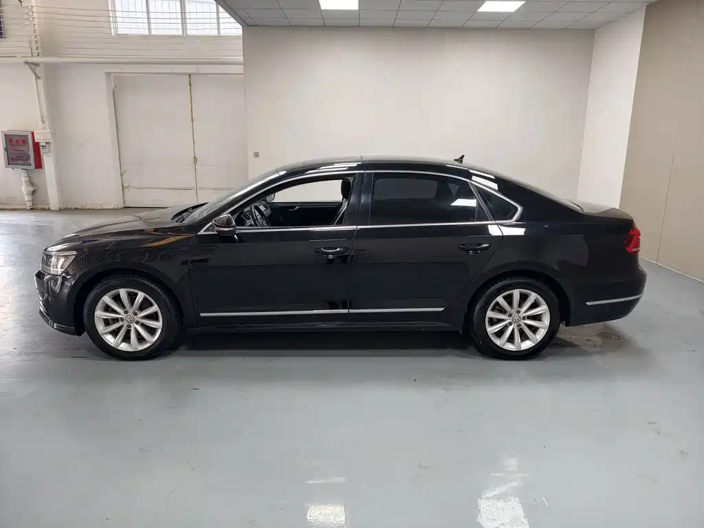Volkswagen Passat — миниатюра 7