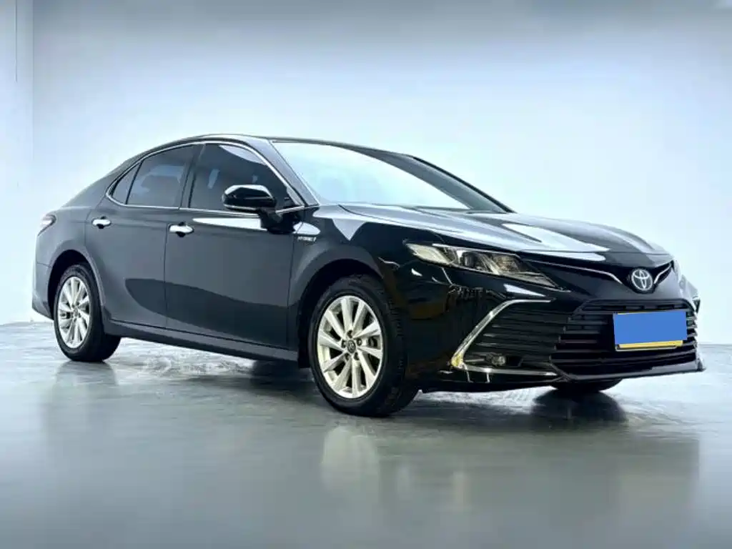 Toyota Camry — миниатюра 3