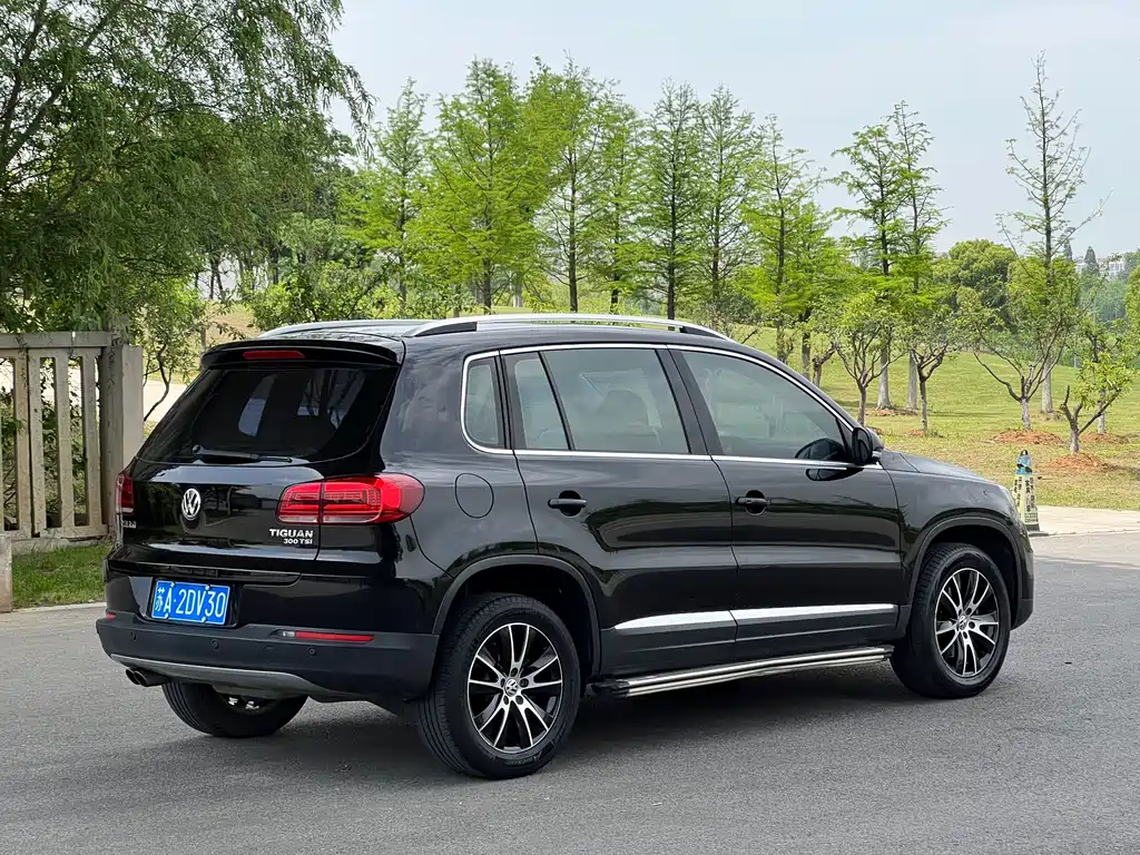 Volkswagen Tiguan 2015 1.8TSI AT Luxury