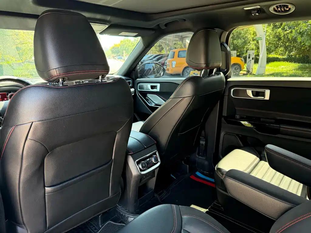 Ford Explorer — миниатюра 15