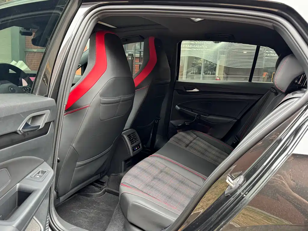 Volkswagen Golf GTI — миниатюра 6