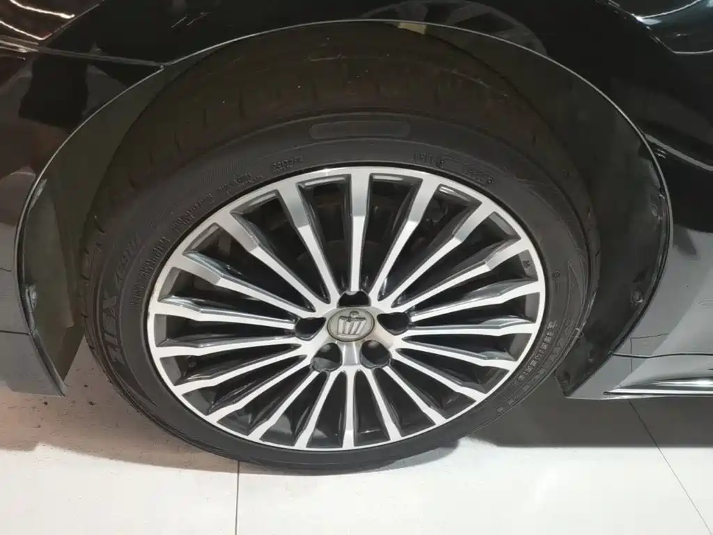 Toyota Crown — миниатюра 23