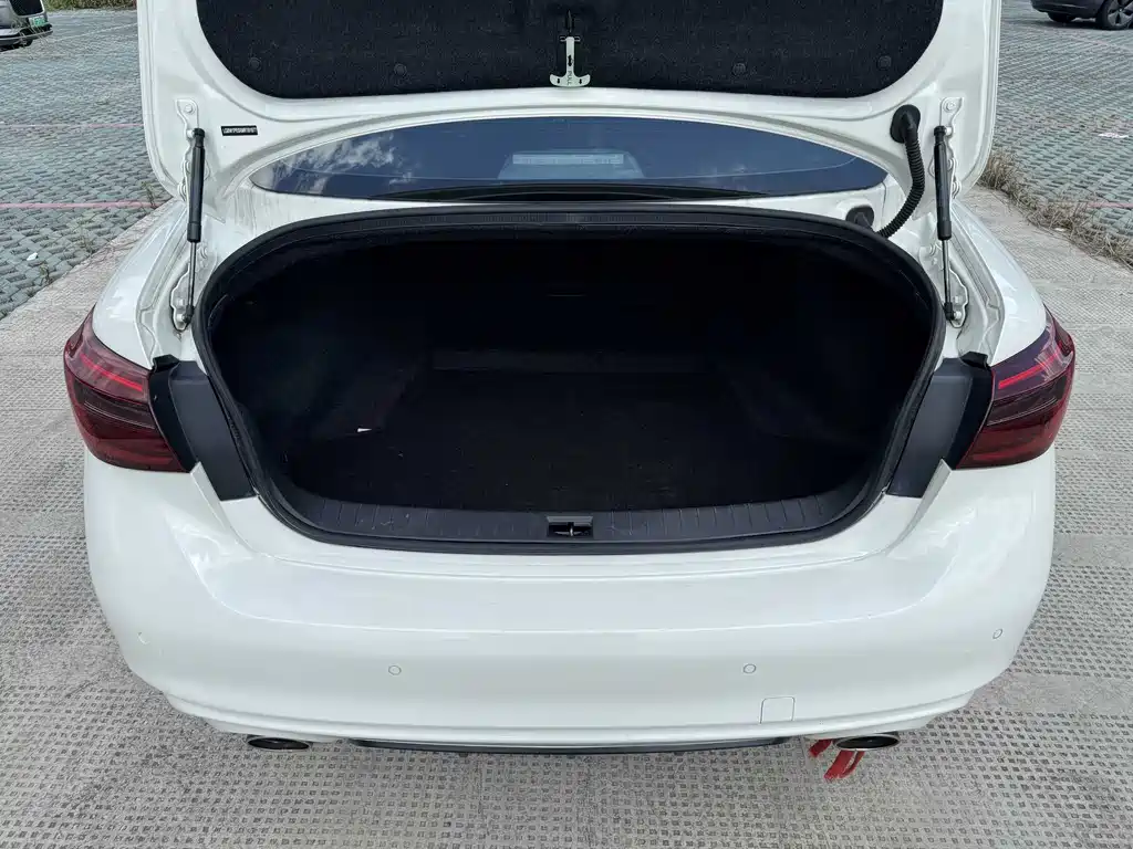 Infiniti Q50L 2021 2.0T Comfort