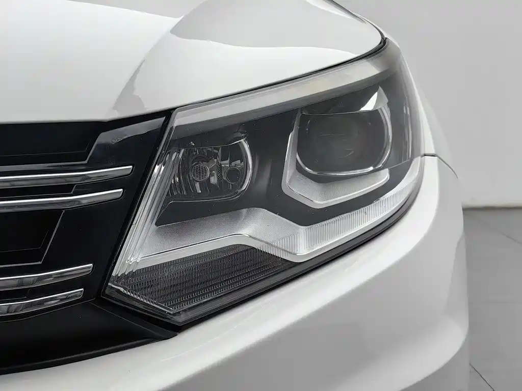 Volkswagen Tiguan — миниатюра 7