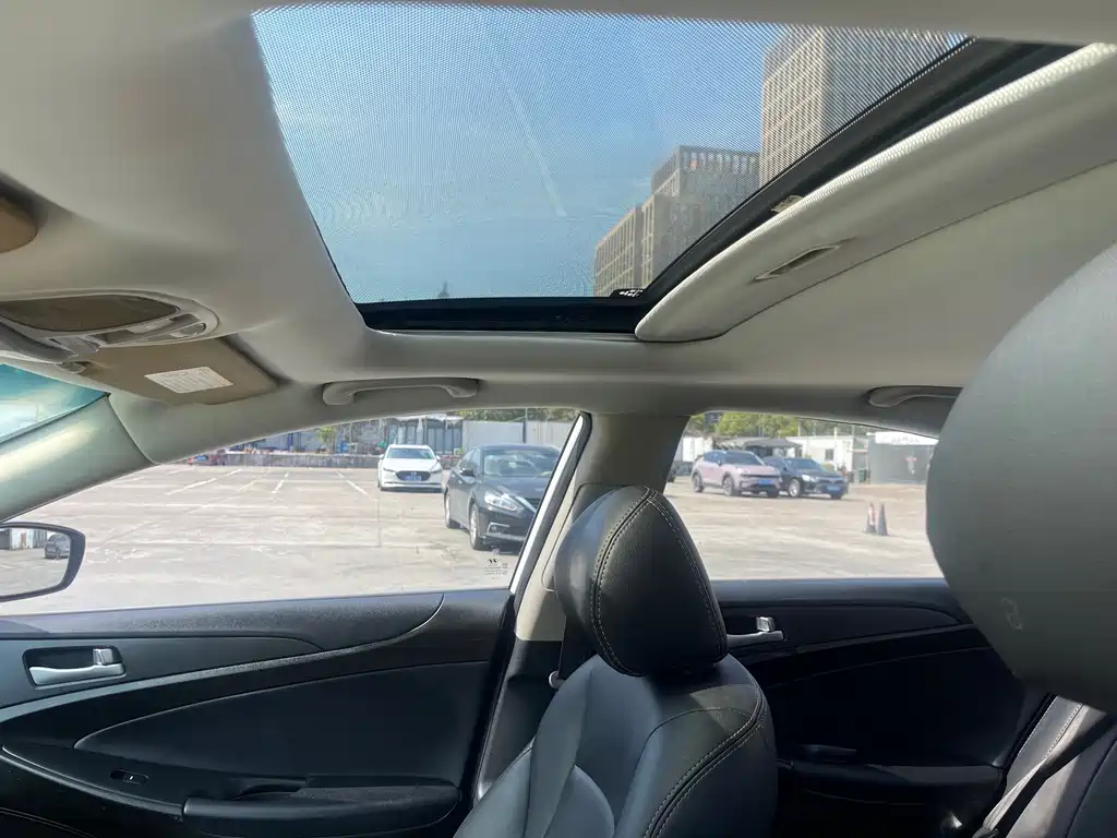 Hyundai Sonata — миниатюра 11