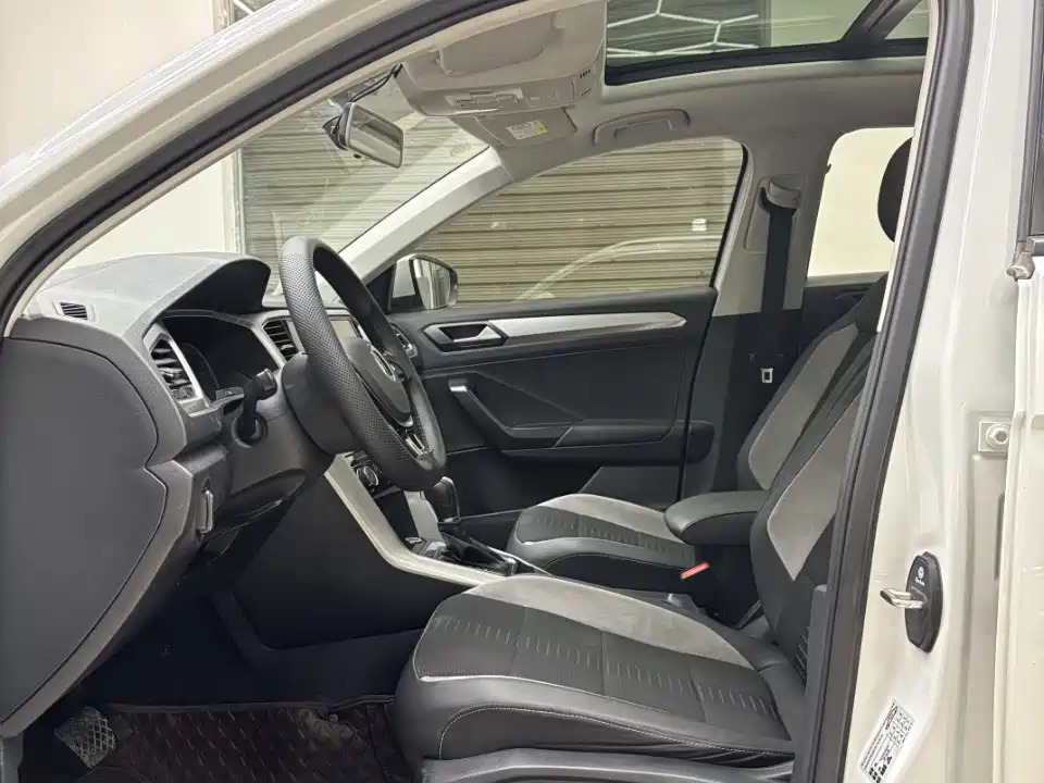 VOLKSWAGEN T ROC EXPLORING SONGS