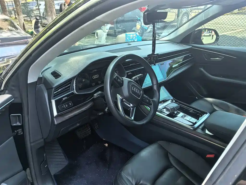 Audi Q8 2021 55 TFSI Luxury