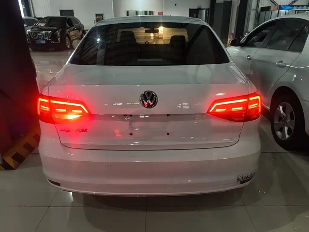 Volkswagen Sagitar — миниатюра 6