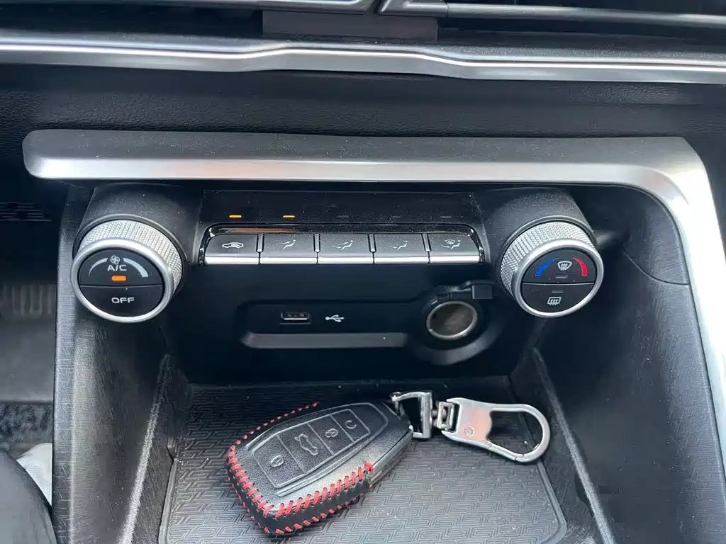 Geely Binyue — миниатюра 17