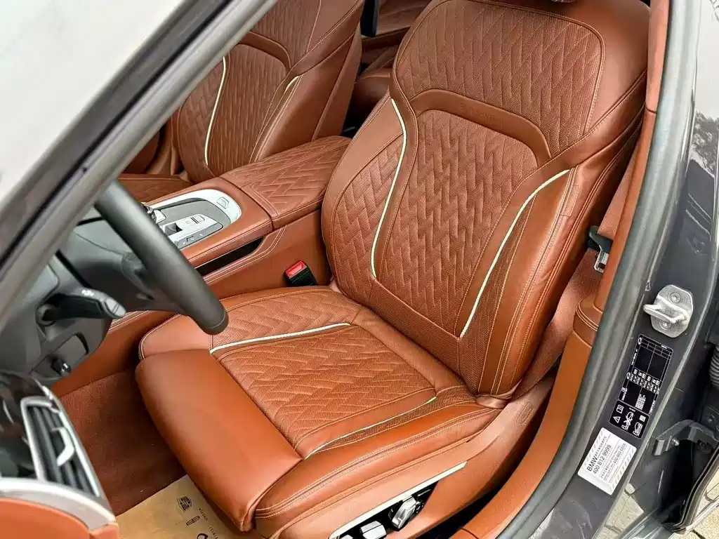 BMW 7 Series — миниатюра 4