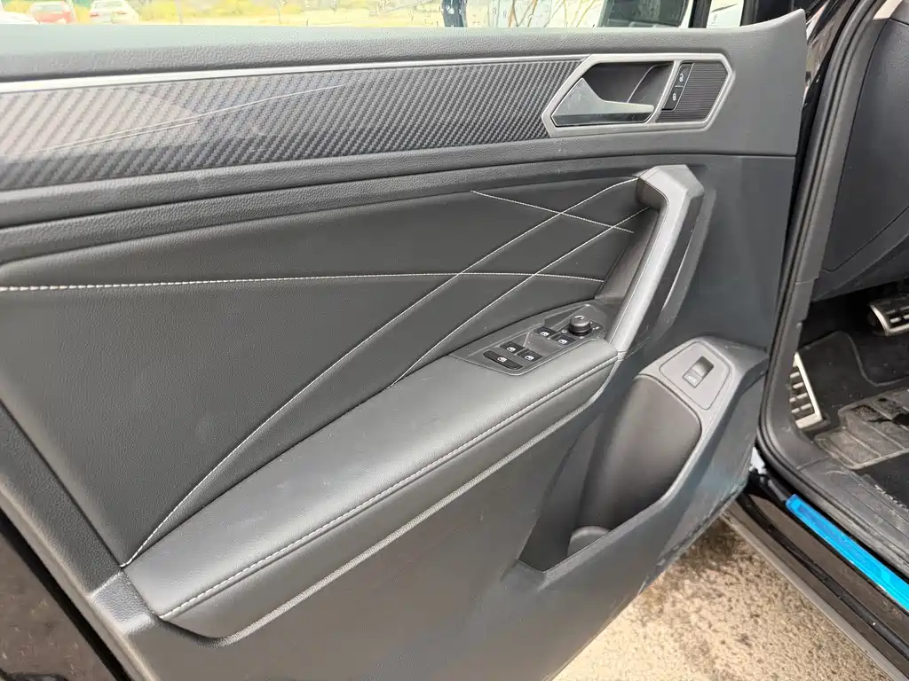 Volkswagen Tiguan L — миниатюра 10