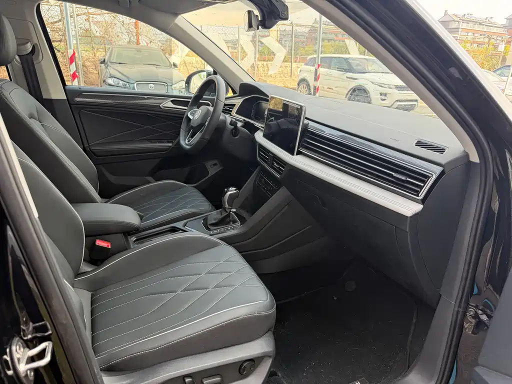Volkswagen Tiguan L — миниатюра 13