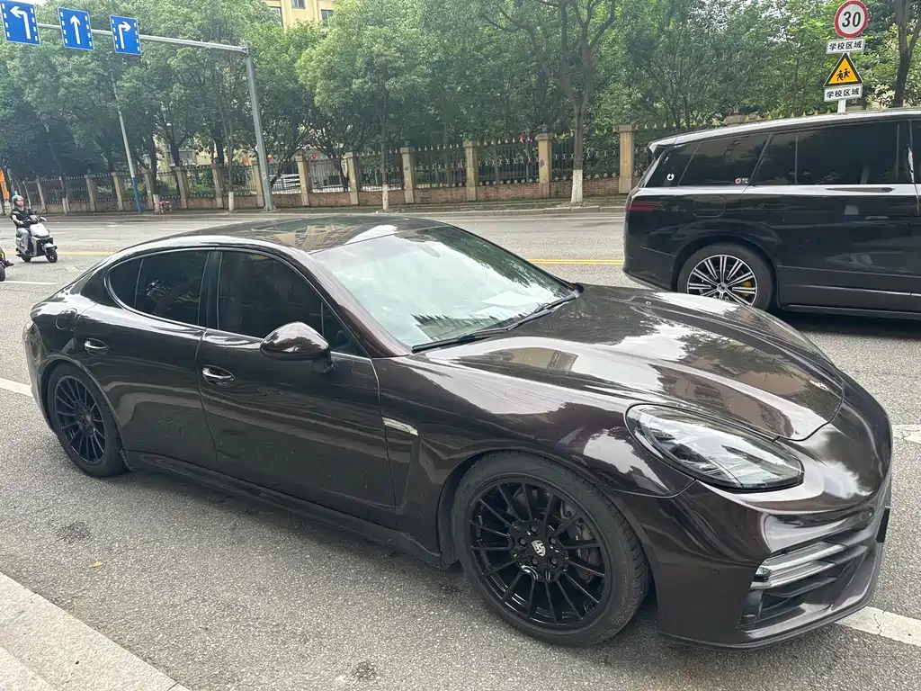 Porsche Panamera 2010 Panamera 4 3.6L