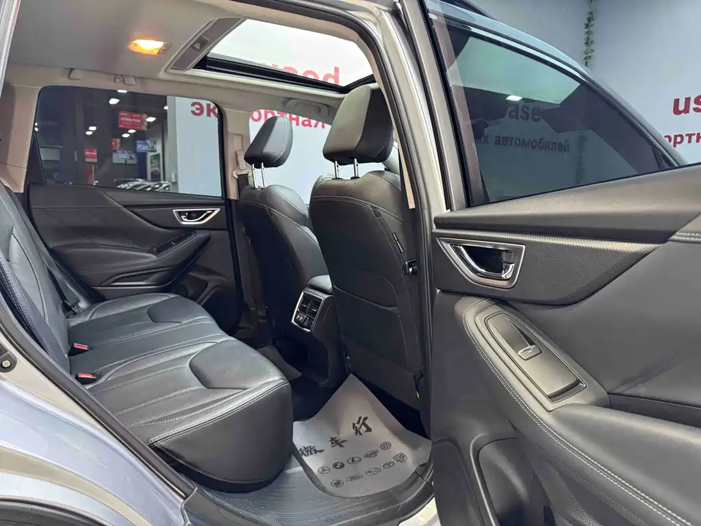 Subaru Forester 2.0i Luxury Edition EyeSight, фото 10