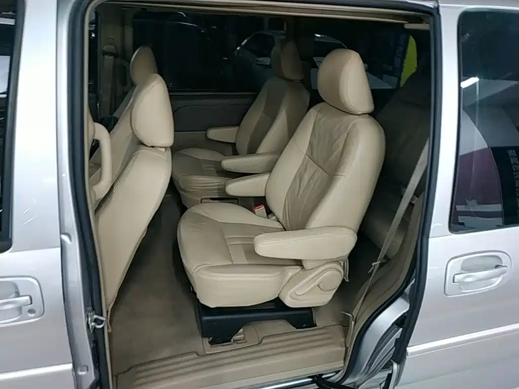 Buick GL8 — миниатюра 17