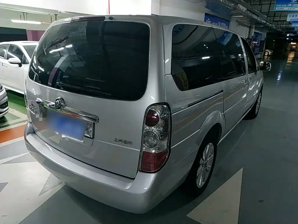 Buick GL8 — миниатюра 7