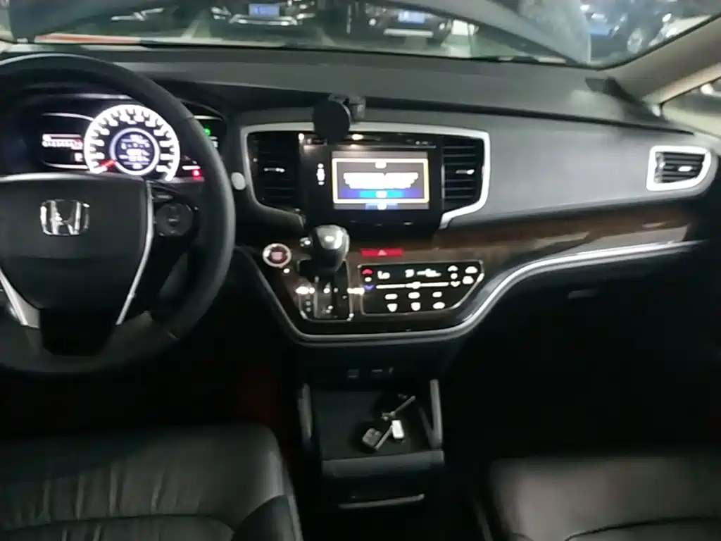 Honda Odyssey — миниатюра 9