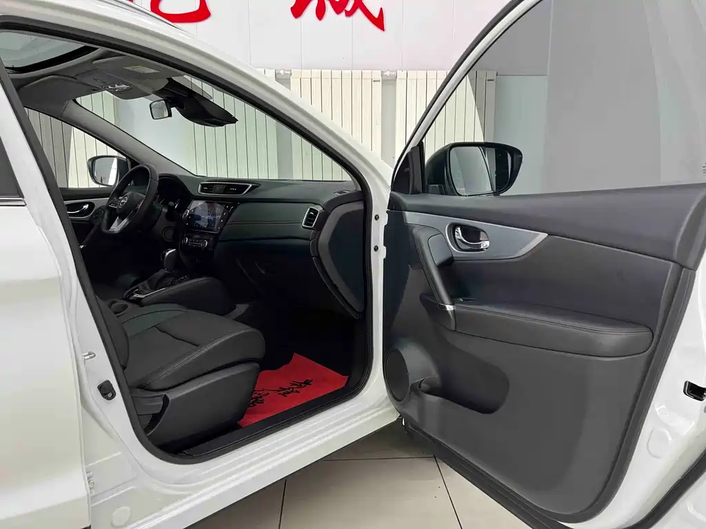 Nissan Qashqai — миниатюра 21