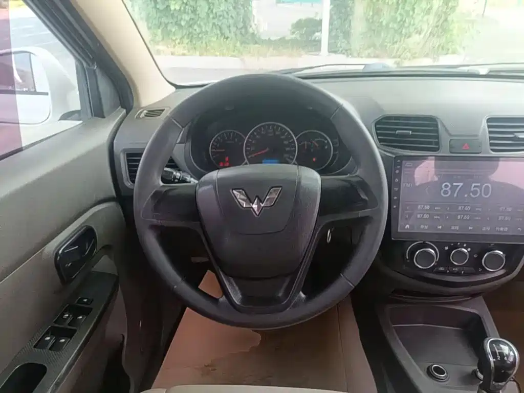 Wuling Hongguang — миниатюра 11
