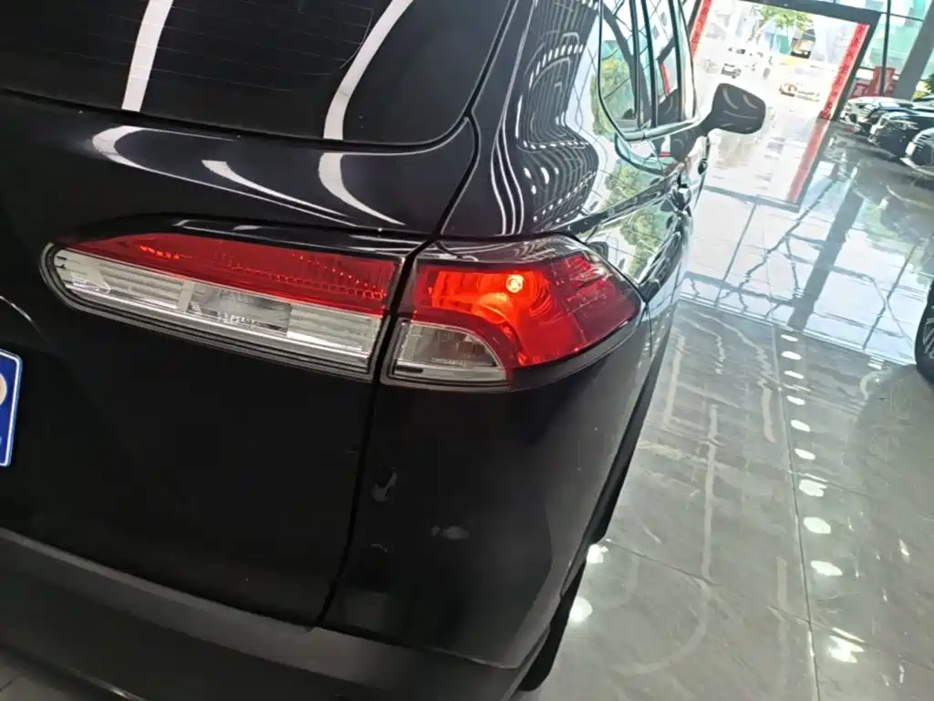 Toyota Corolla Cross — миниатюра 8