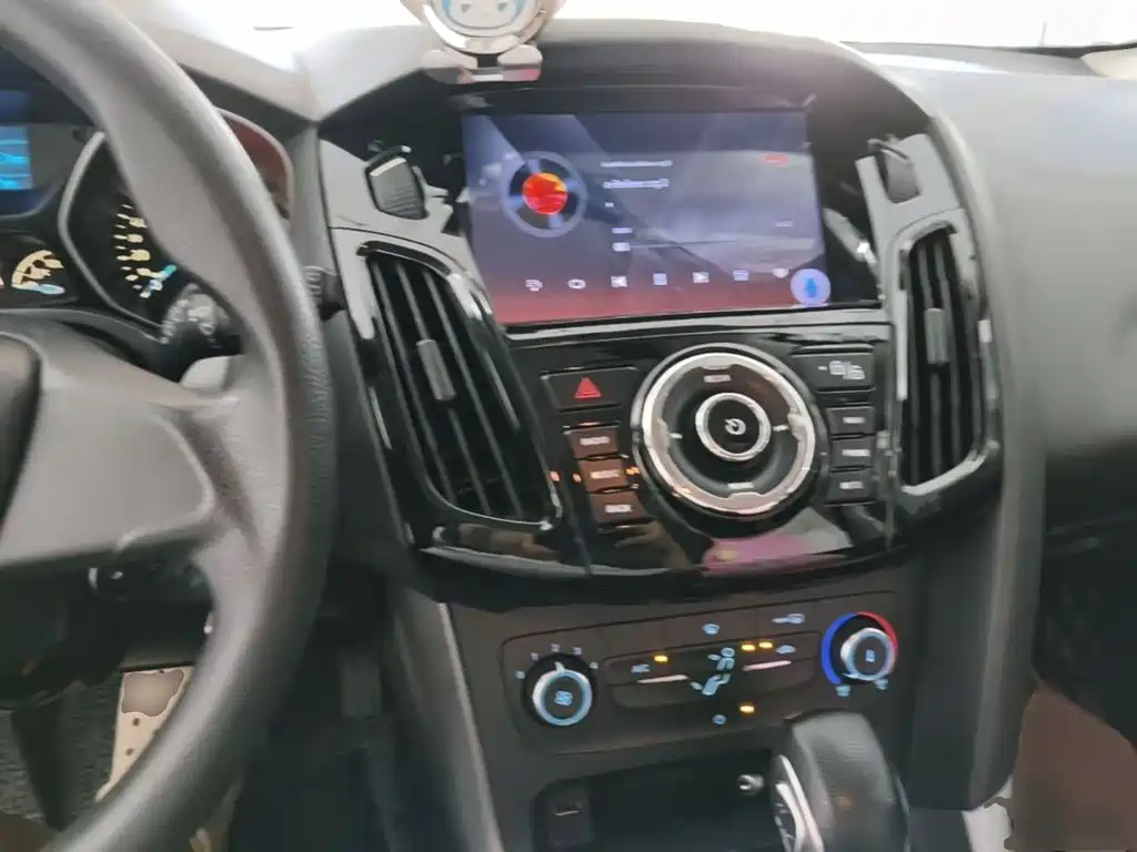 Ford Focus — миниатюра 10