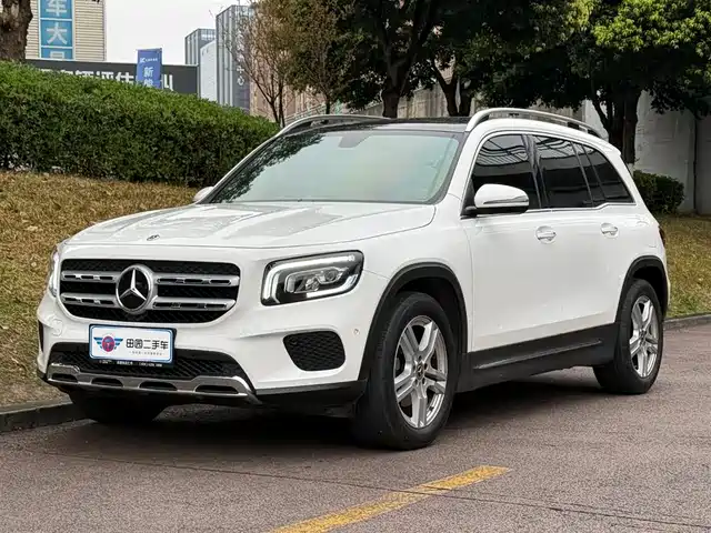 MERCEDES-BENZ GLB