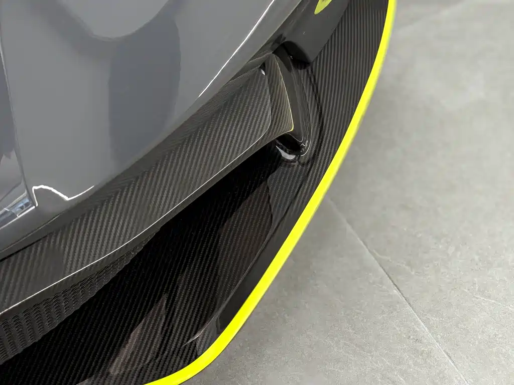 Aston Martin V8 Vantage 2019 4.0L AMR