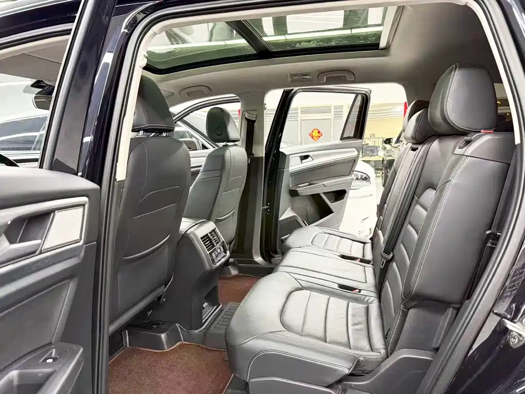 Volkswagen Teramont — миниатюра 8