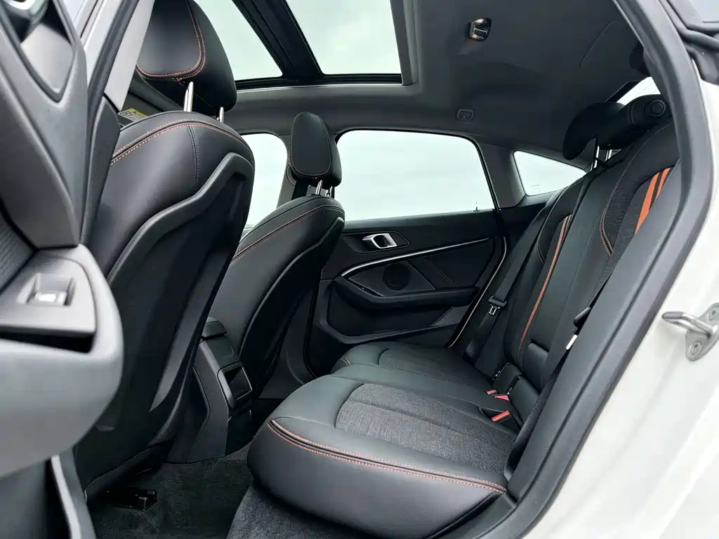 BMW 2 Series (Import) — миниатюра 6