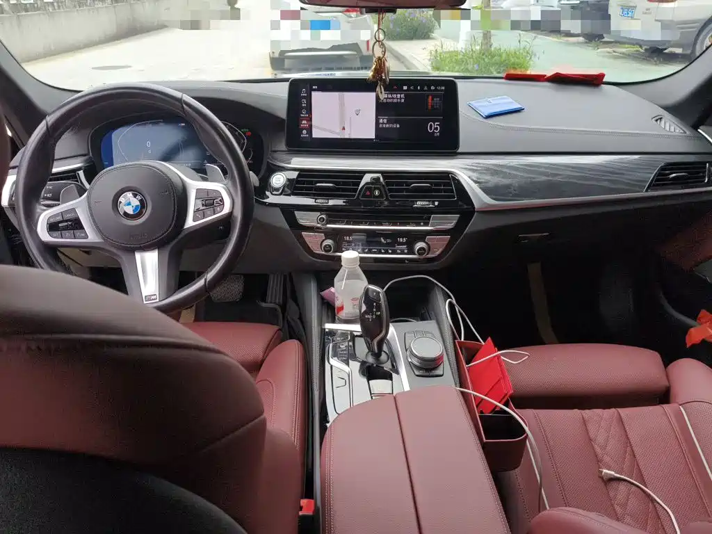 BMW 5 Series — миниатюра 13