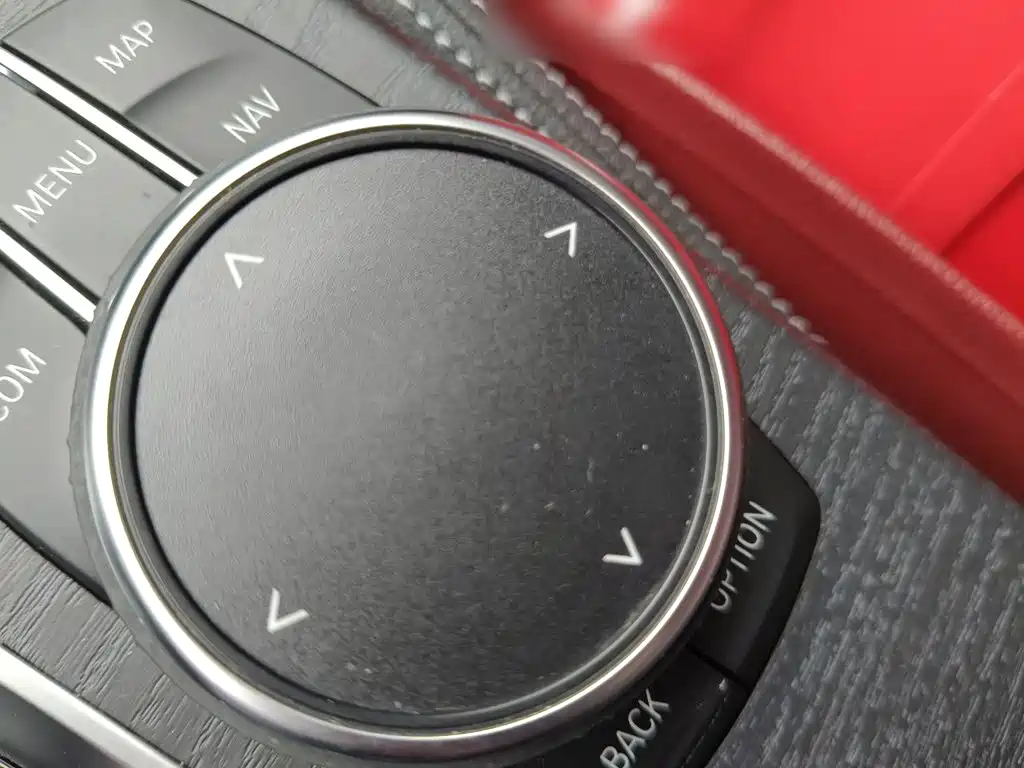 BMW 5 Series — миниатюра 12