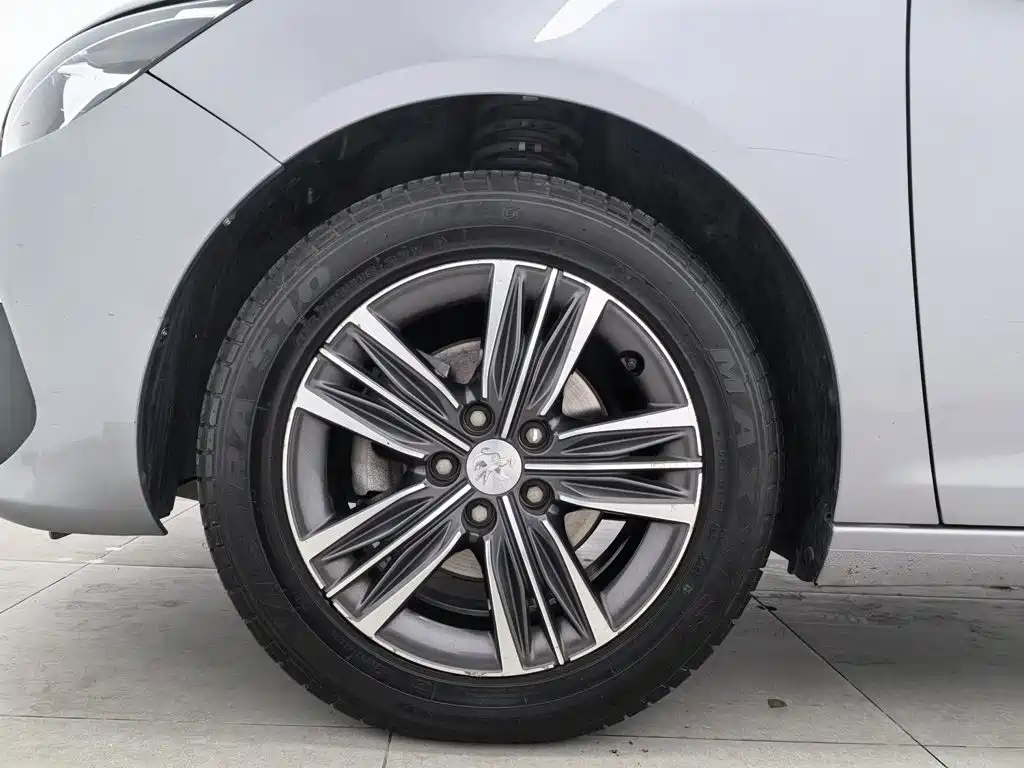 Peugeot 308 — миниатюра 17