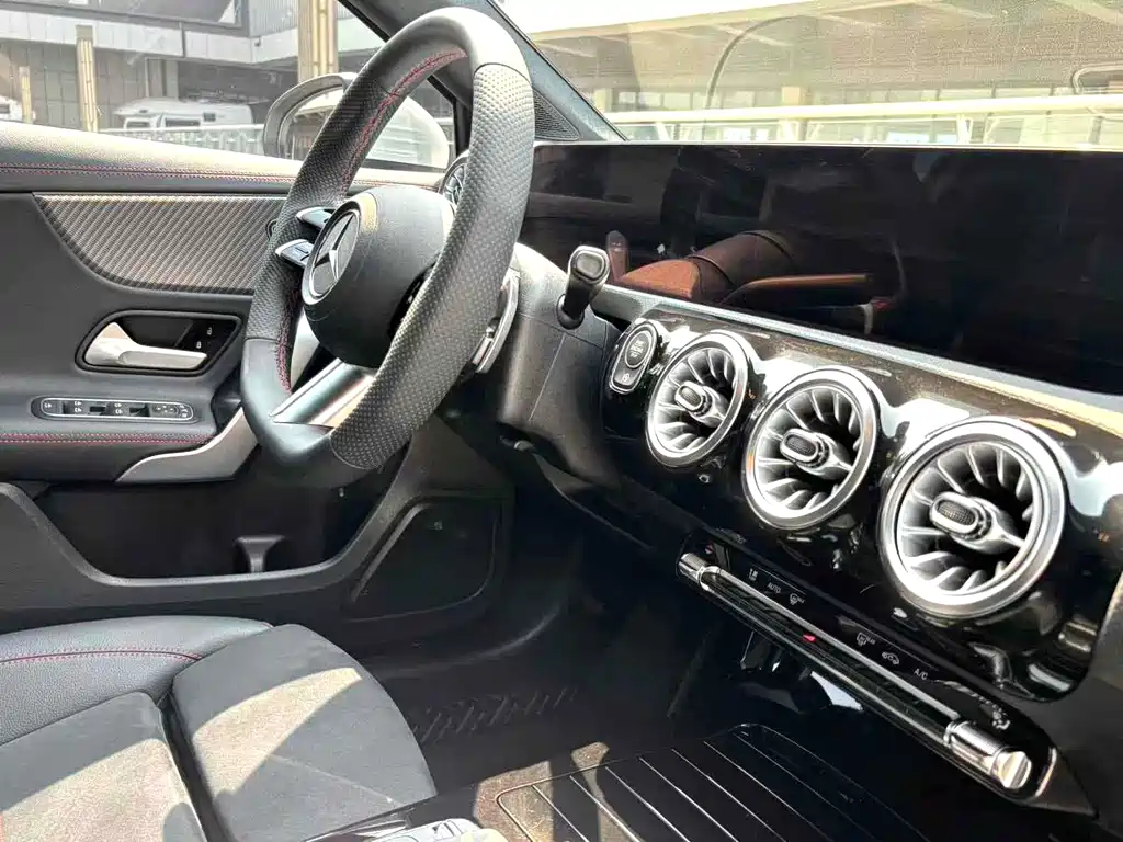 Mercedes-Benz A-Class — миниатюра 6