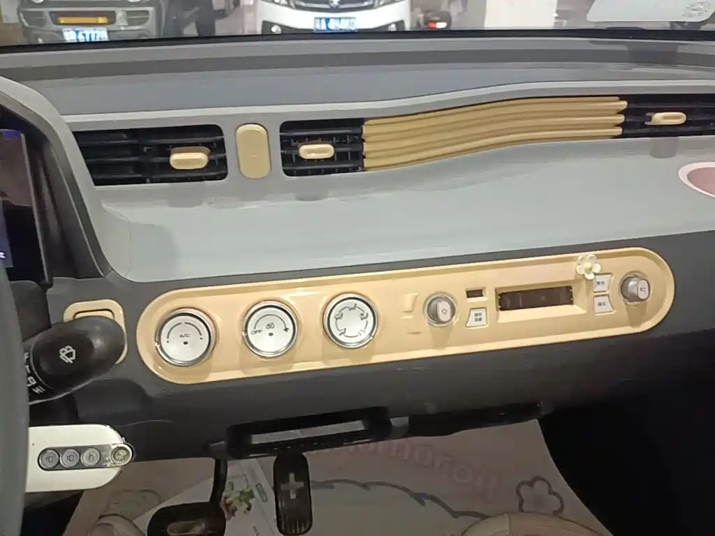 Wuling MINIEV — миниатюра 13