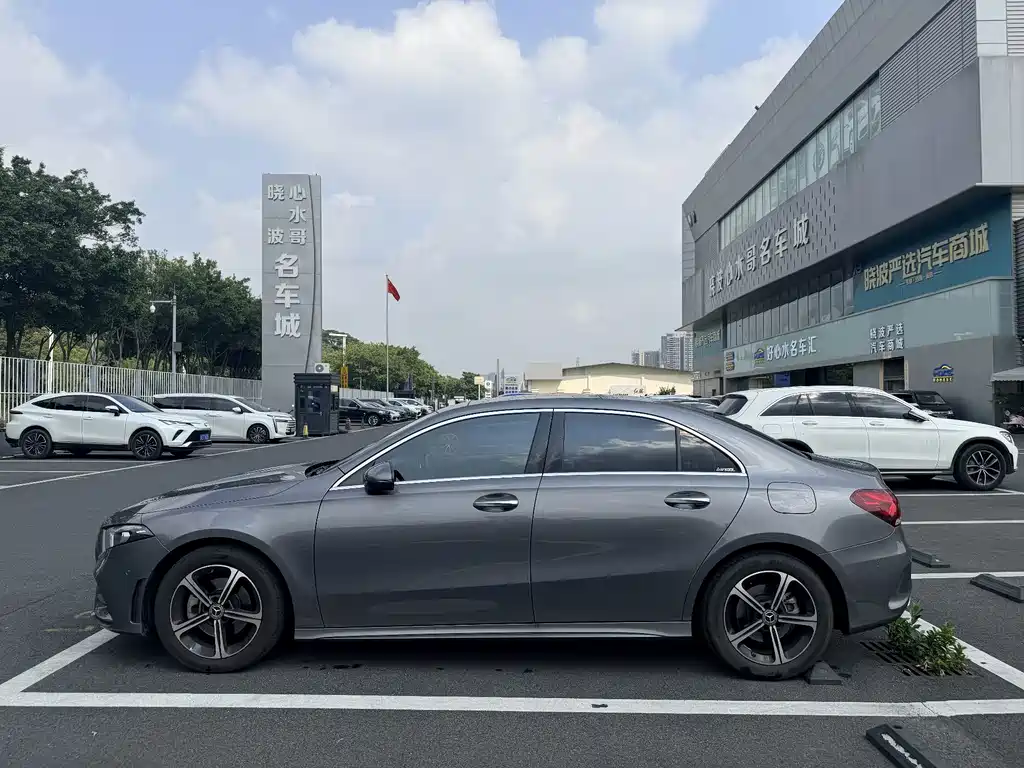 Mercedes-Benz A-Class — миниатюра 7