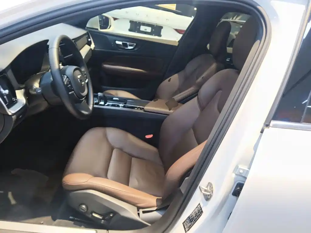 Volvo S60 — миниатюра 15