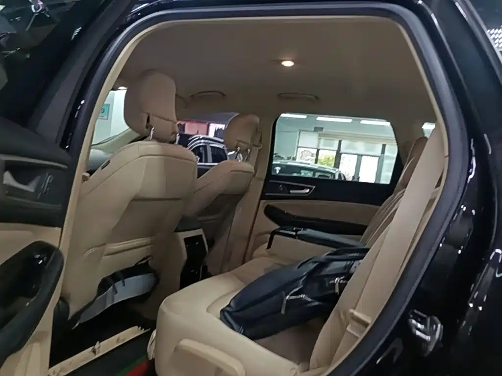 Ford Edge — миниатюра 17