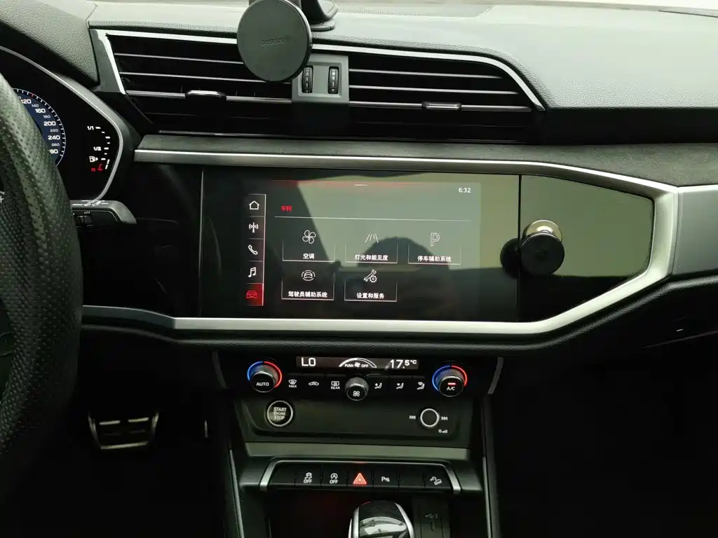 Audi Q3 Sportback — миниатюра 12