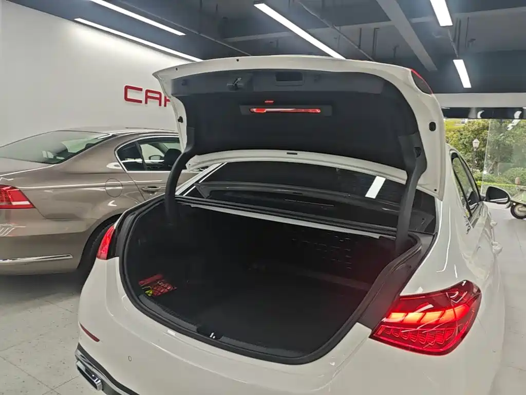 Mercedes-Benz C-Class — миниатюра 19