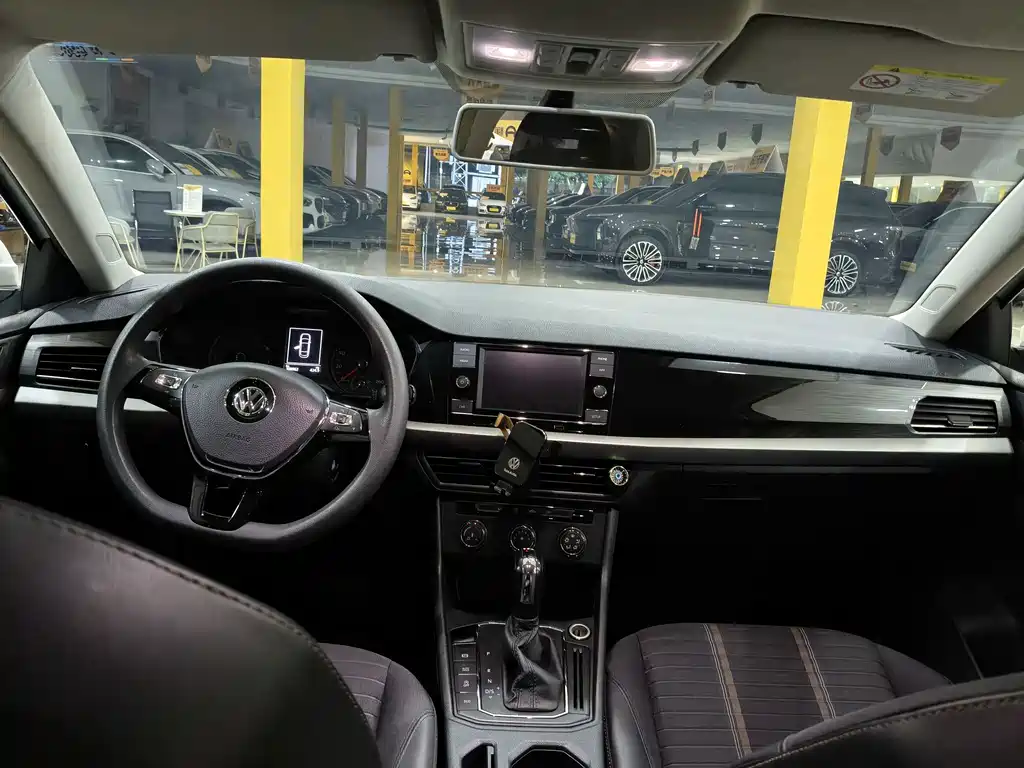 Volkswagen Lavida — миниатюра 6