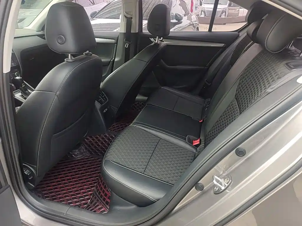 Skoda Octavia — миниатюра 17