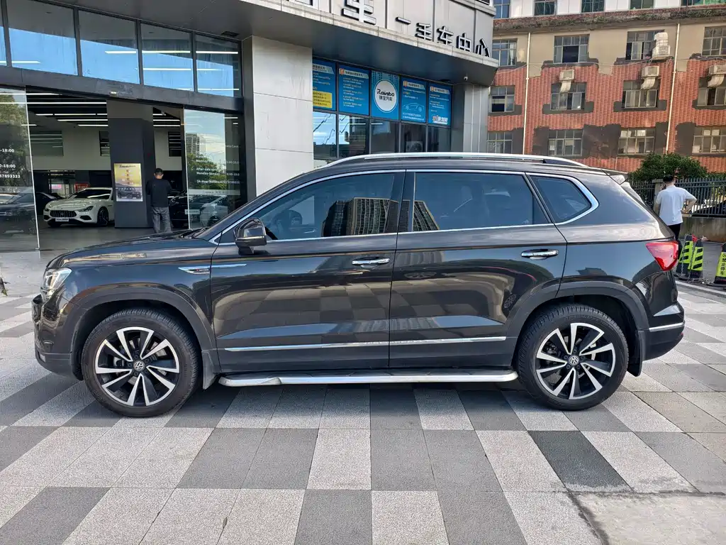 Volkswagen Tharu 2020 330TSI Luxury VI