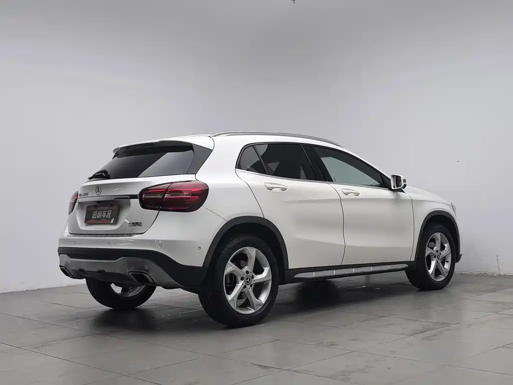 Mercedes-Benz GLA — миниатюра 2