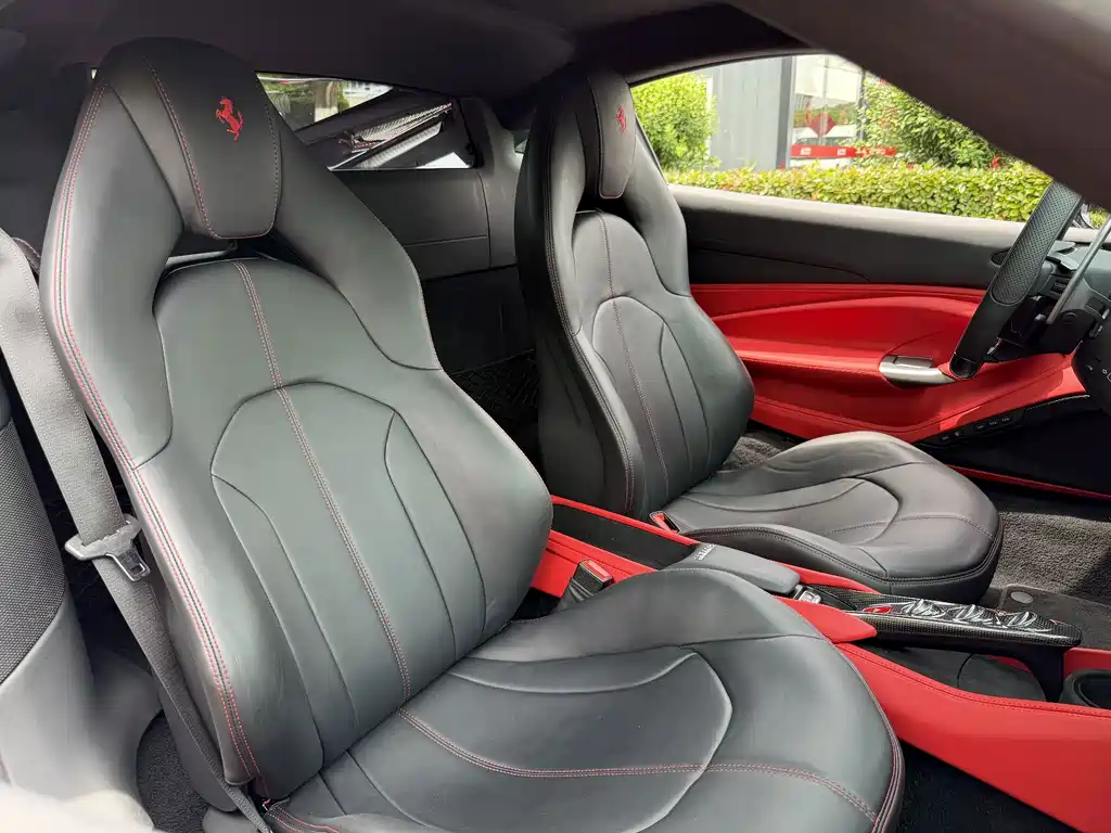 Ferrari F8 — миниатюра 8