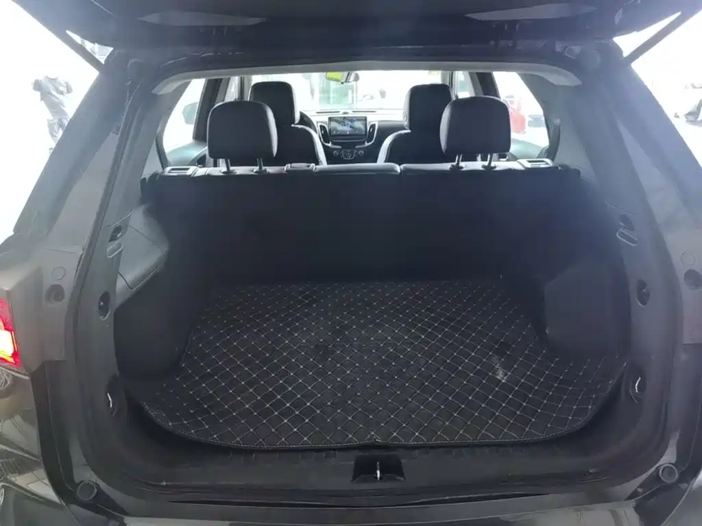 Chevrolet Equinox — миниатюра 19